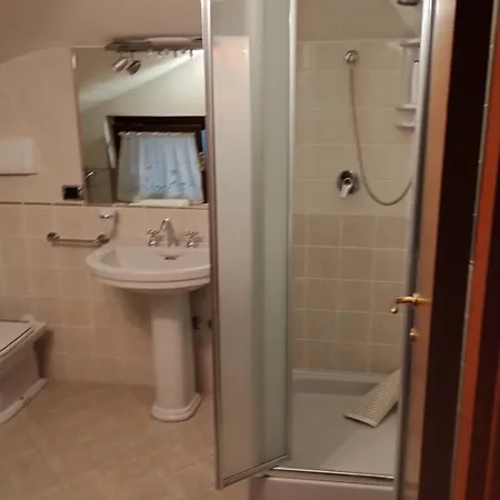 住宿加早餐酒店 Rocky House 日帕特尼纳