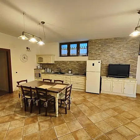 Rocky House 住宿加早餐酒店 日帕特尼纳